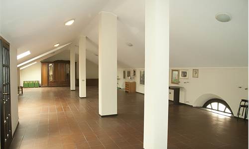 COLOGNO MONZESE PRESTIGIOSA MANSARDA ESCLUSIVA 